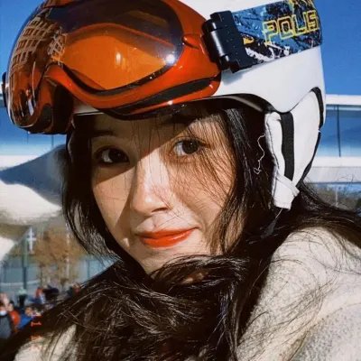男人转化出机器人铠装